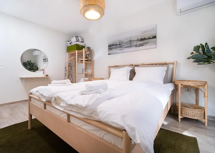 Stylish One-bedroom *